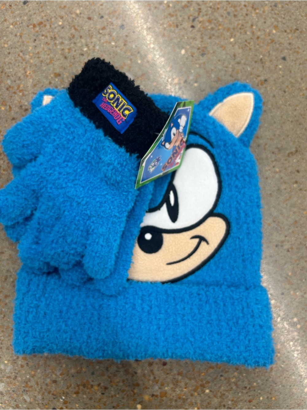 Sonic the Hedgehog Kids Beanie and Gloves Set